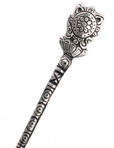 metal-skin-stick-carving