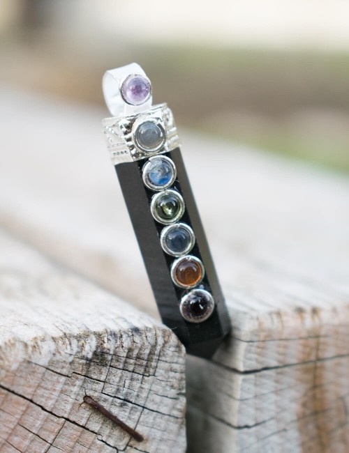 pendant-stone-mineral-natural-Oniz-7-chakras