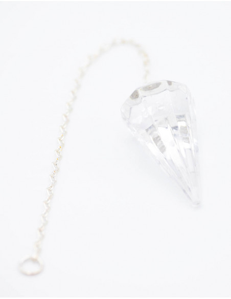 pendulo-cuarzo-cristal-piedra-mineral-propiedades-curativas