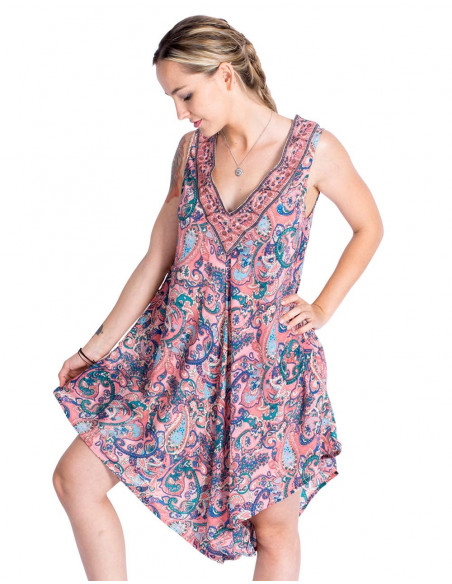 mono-amplio-escote-pico-sin-mangas-verano