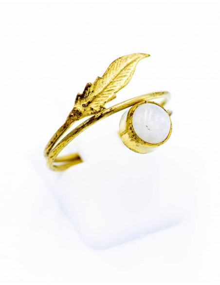 anillo-hippie-hoja-tallada-piedra-blanca