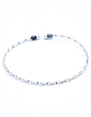 pulsera-plateada-grande-con-abertura