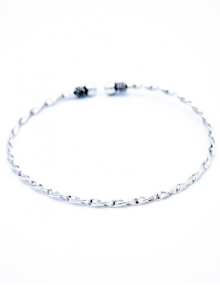pulsera-plateada-grande-con-abertura