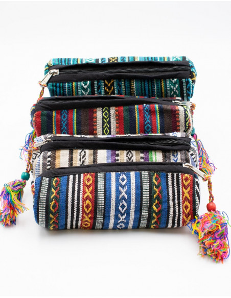 estuche-cilindrico-colorido-con-pompon