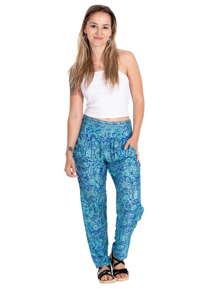 pantalon-celeste-estampado-seda-con-bolsillos