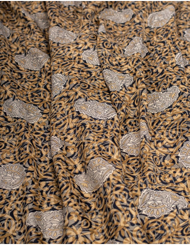 seda-estampado-fondo-negro-dibujos-ocre