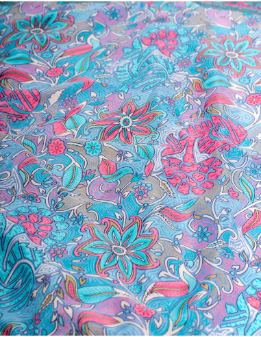seda-estampada-gris-celeste-rosa