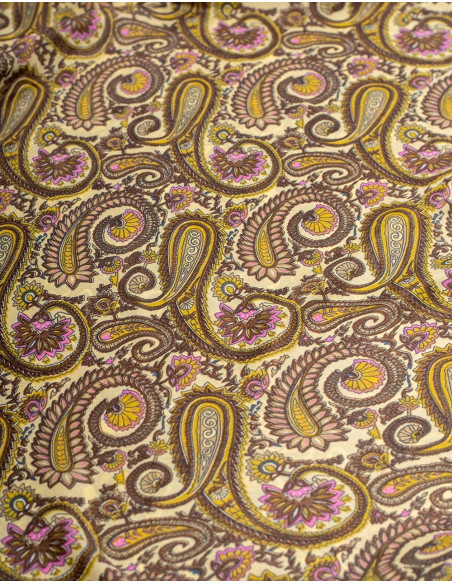seda-estampada-paisley-amarillo-suave