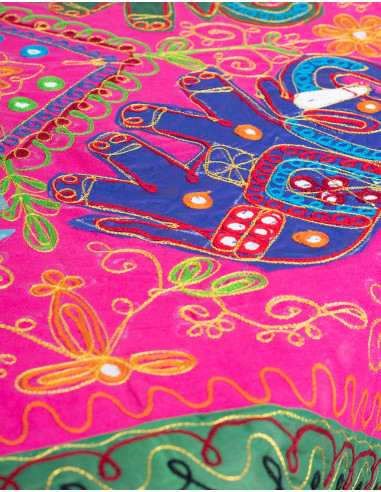 tapiz-rosa-elefantes-coloridos-bordados