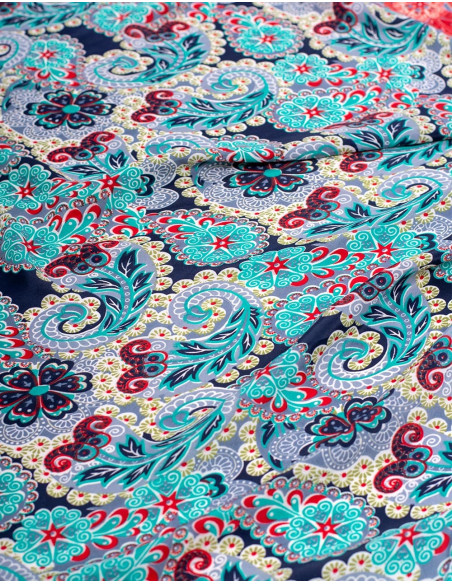 seda-estampada-fondo-gris-dibujos-coloridos