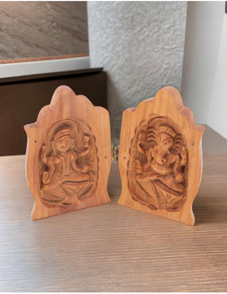 Hamsa Hand Statue with Ganesha and Lakshmi