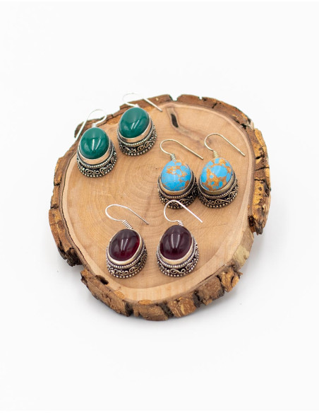 Kimago handmade earrings: Ethnic elegance with unique stones