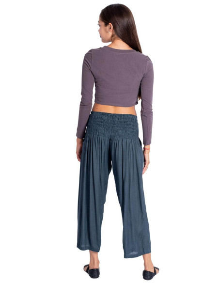 pantalon-capri-gris-mujer-goma