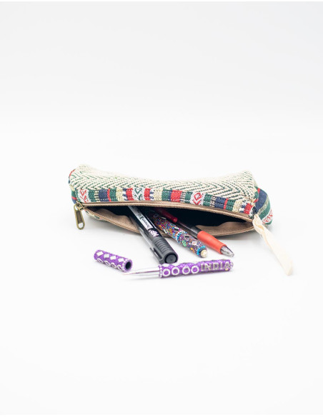 estuche-cañamo-negro-cierre-cremallera