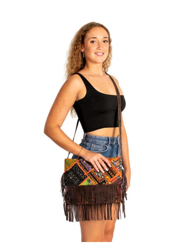 Clutch boho Kimago con espejos y flecos...