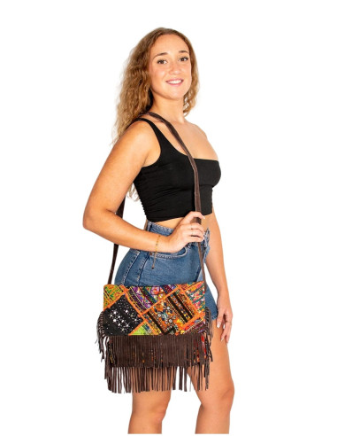 Clutch boho Kimago con espejos y flecos...