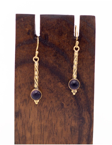 Gold earrings with handmade stones | Kimago