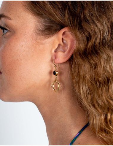 Gold circle earrings with mineral stones | Kimago