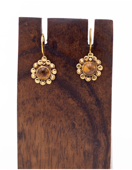 Handmade stone flower earrings | Kimago