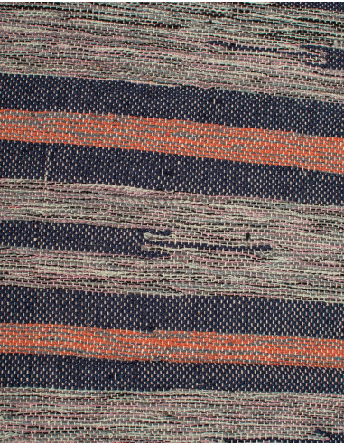 Ethnic handmade rug with fringes | Kimago