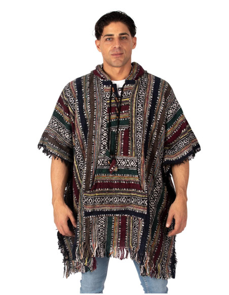 poncho-con-bolsillos-y-flecos