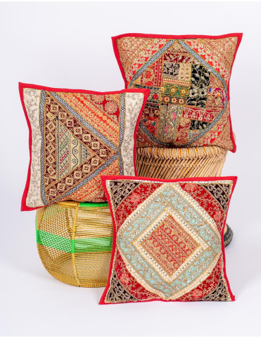 funda-cojin-rojo-bordado-artesanal-india