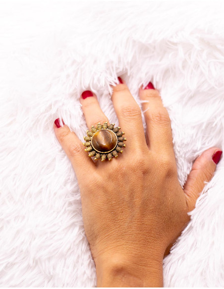 anillo-dorado-grande-piedra-natural-artesanal