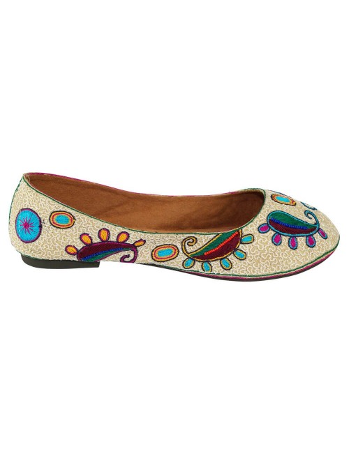 Beige ballerina with embroidered drawings and stones